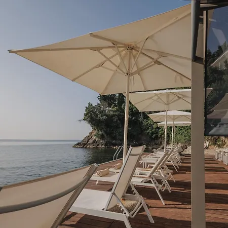 Ray Corfu Perama