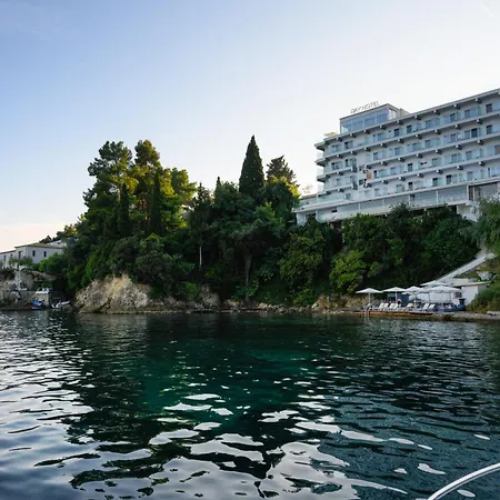 Ray Corfu فندق